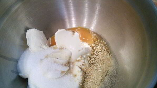 шоколадные маффины под сливочной шапочкой