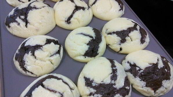 шоколадные маффины под сливочной шапочкой