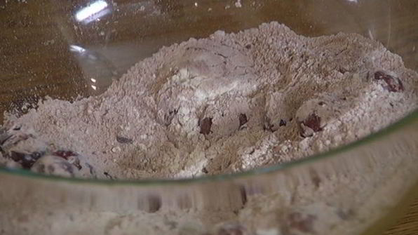 шоколадные маффины с черешней