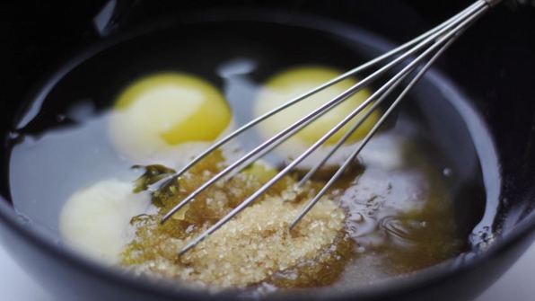 шоколадные маффины со свежими ягодами и пломбиром