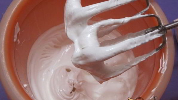 смородиновые маффины с безе