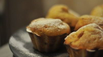 Творожные маффины с корицей и шоколадной крошкой