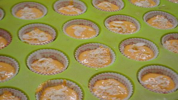 тыквенные маффины с кремом монстрики