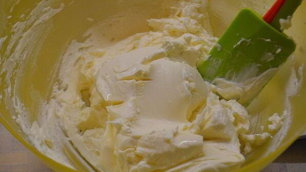 тыквенные маффины с кремом монстрики