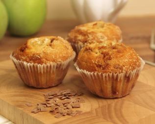 Яблочные маффины с шоколадной крошкой