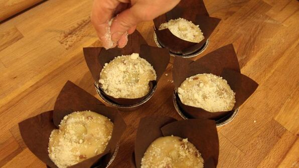 яблочные маффины с шоколадной крошкой