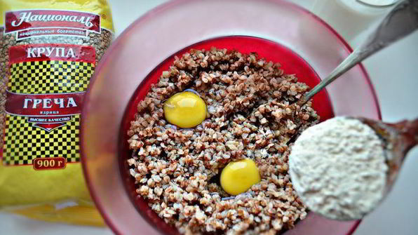 гречневые оладьи с грибным соусом