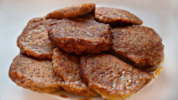 гречневые оладьи с грибным соусом