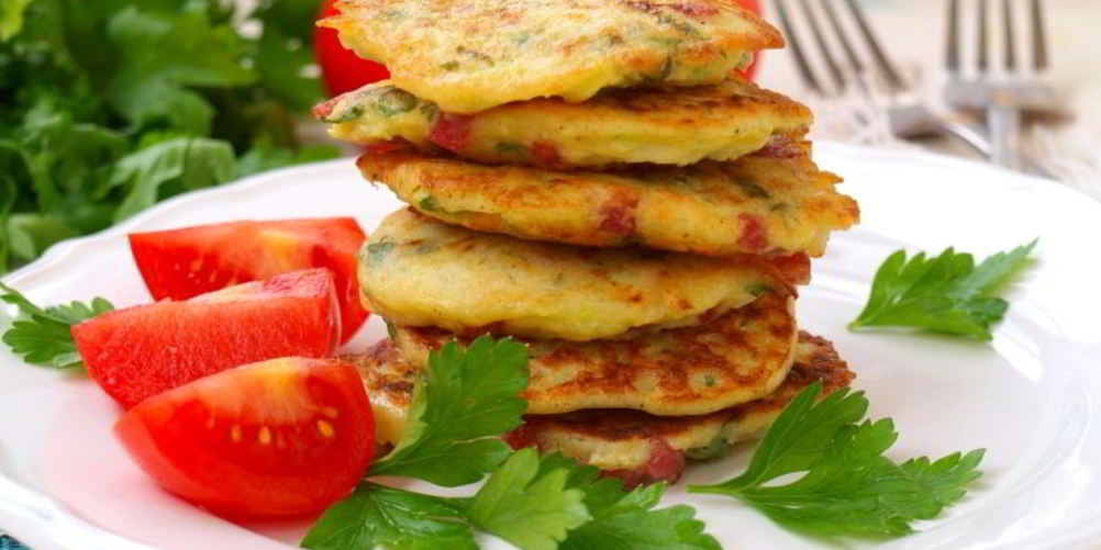 Рецепт кабачковые оладьи с колбасой