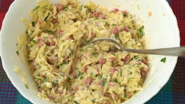 кабачковые оладьи с колбасой