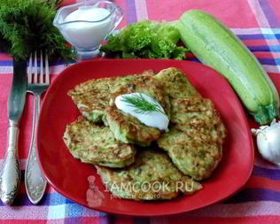 Кабачковые оладьи с мясом и грибами