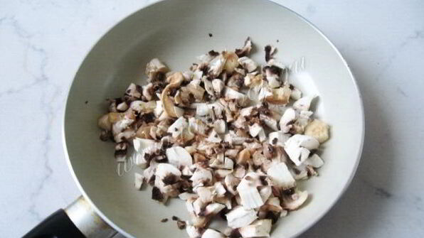 кабачковые оладьи с мясом и грибами