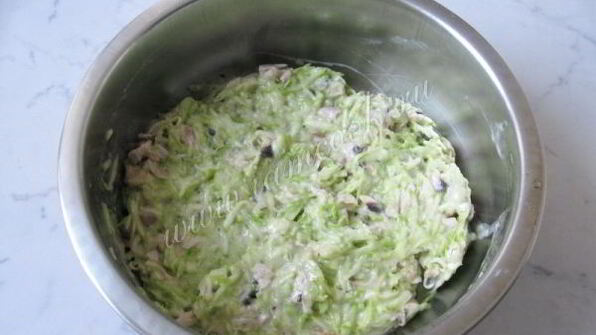 кабачковые оладьи с мясом и грибами