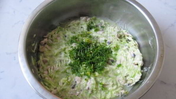 кабачковые оладьи с мясом и грибами