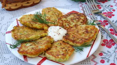 Кабачковые оладьи с творогом