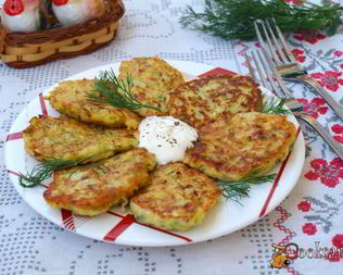 Кабачковые оладьи с творогом