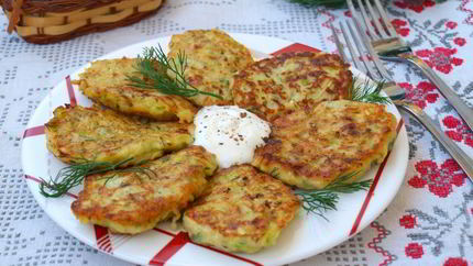 Кабачковые оладьи с творогом