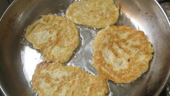 карти — оладьи из лука-порея