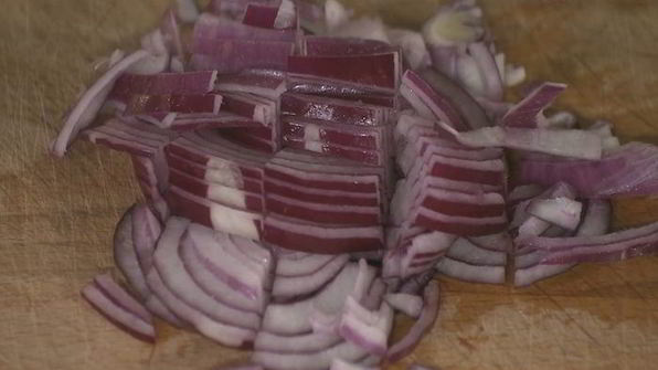 картофельные оладьи и запеченный перец с сосисками