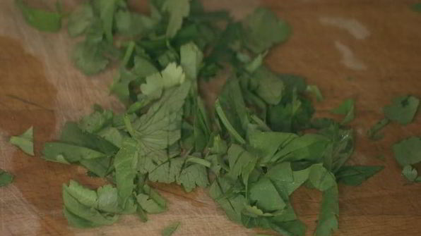 картофельные оладьи и запеченный перец с сосисками