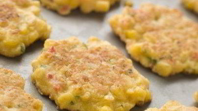 Хрустящие рисовые оладьи с пикантным творожным кремом