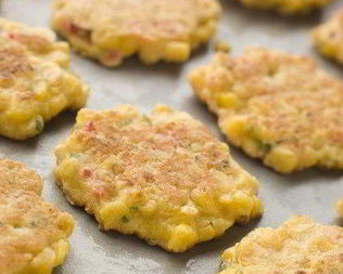 Хрустящие рисовые оладьи с пикантным творожным кремом