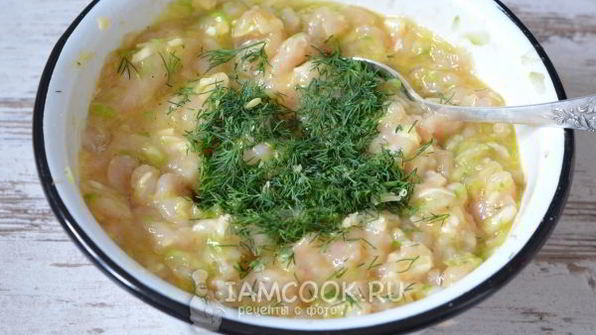 куриные оладьи с кабачком и сыром