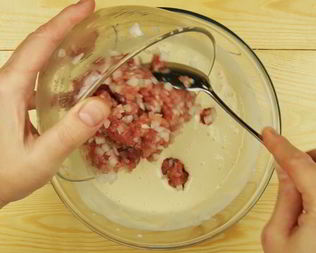 Мясные оладьи