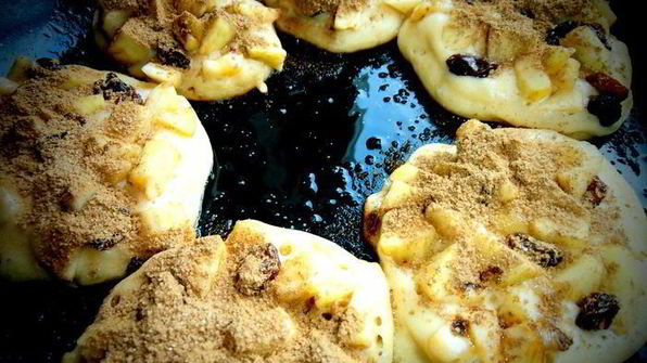 оладушки с карамельно-фруктовым припеком