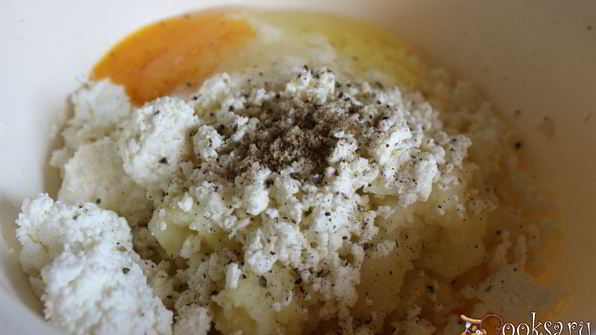 оладьи из картофельного пюре с творогом