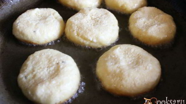 оладьи из картофельного пюре с творогом