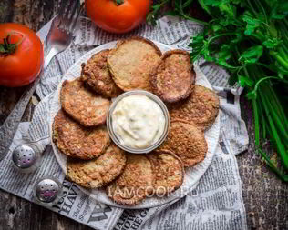 Оладьи из куриной печени с овощами