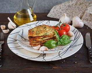 Оладьи из помидоров и базилика