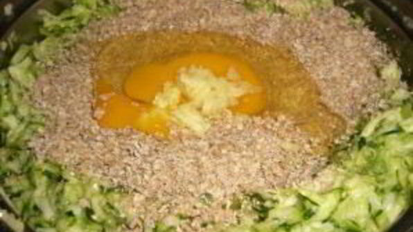 оладьи из цукини с творожной начинкой