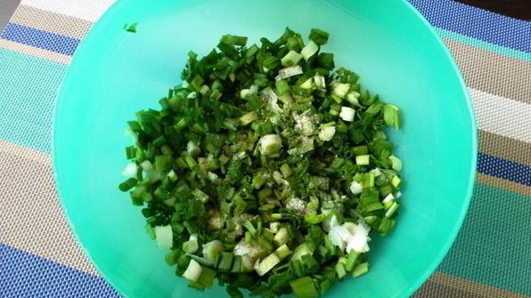 оладьи из зеленого лука с тмином