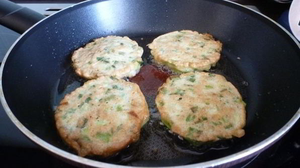 оладьи из зеленого лука с тмином