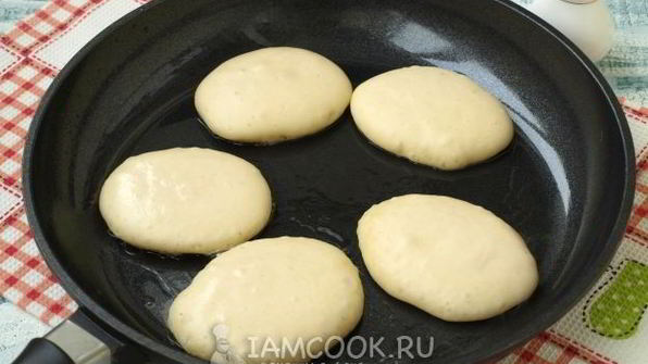 оладьи на кефире и сметане