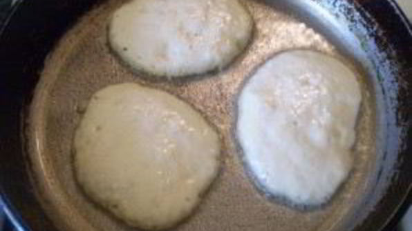 оладьи на кефире пышные без яйца