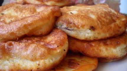 Оладьи на кефире с черешней