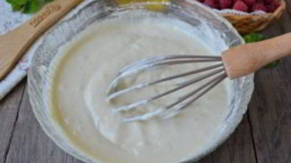 оладьи на кефире с малиной