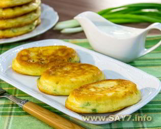 Оладьи на сметане с зеленым луком