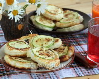 Оладьи с кабачками кружками