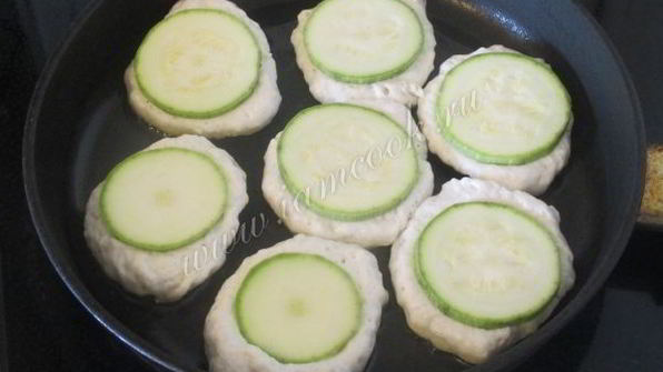оладьи с кабачками кружками