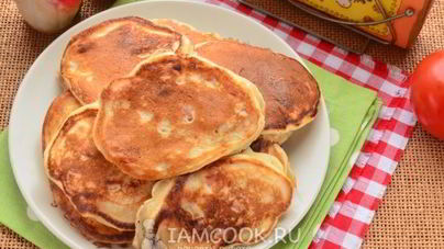 Оладьи с колбасой на кефире