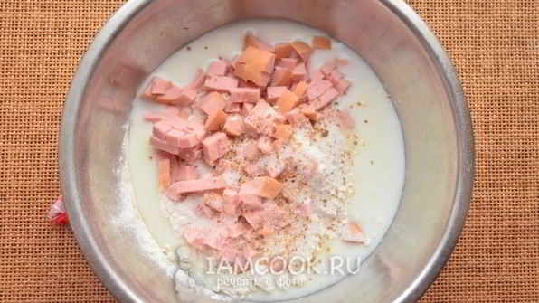 оладьи с колбасой на кефире