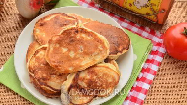 оладьи с колбасой на кефире