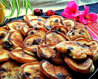 Оладьи с шоколадно-ягодной добавкой