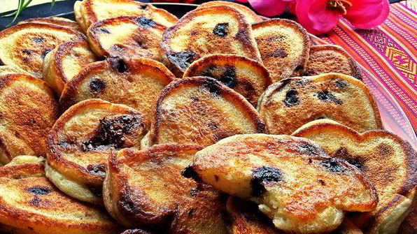 оладьи с шоколадно-ягодной добавкой