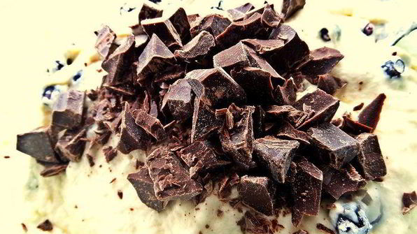 оладьи с шоколадно-ягодной добавкой