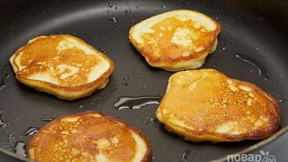 Оладьи с яблоками на молоке